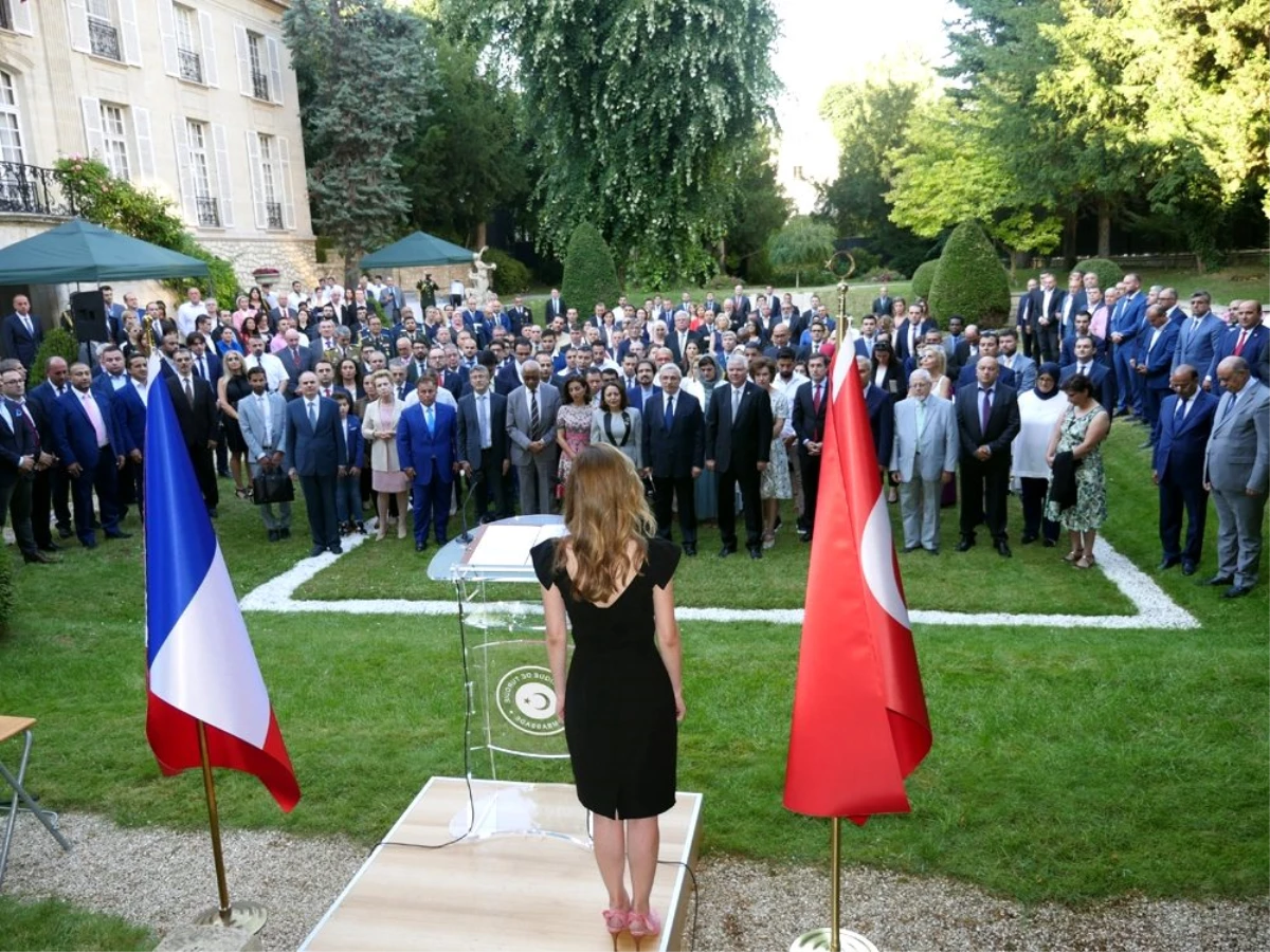 Türkiye\'nin Paris Büyükelçiliği\'nde 15 Temmuz anma töreni