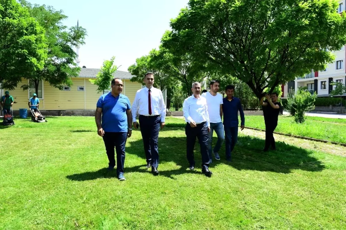 Yeşilyurt Belediyesi\'nden park ve yeşil alanların bakımına önem veriyor