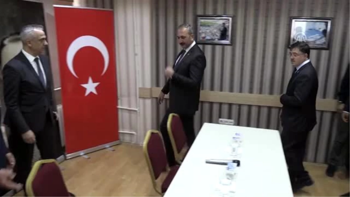 Adalet Bakanı Gül, çeşitli temaslarda bulundu