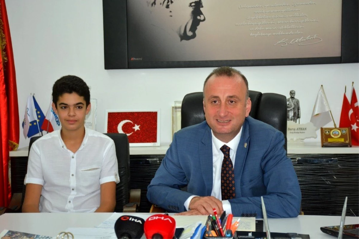 "Her şey çok güzel olacak" sloganının mimarı Berkay, Sinop Belediye Başkanı\'nın misafiri oldu