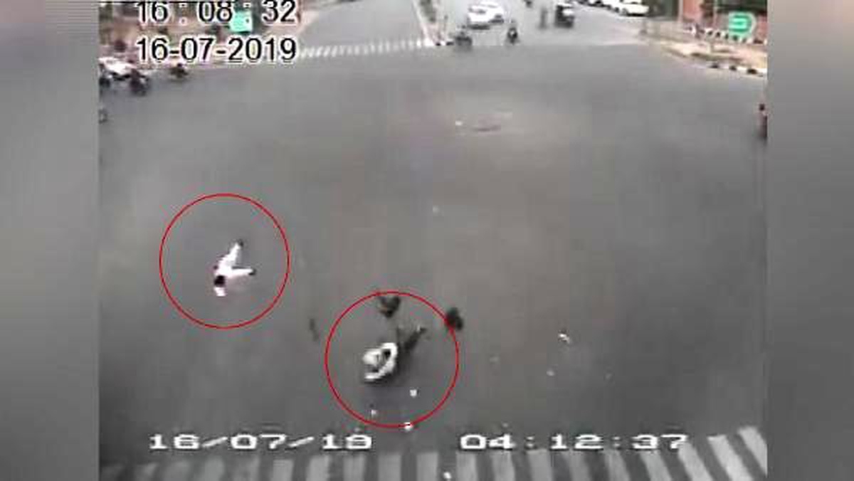Hindistan\'da feci kaza: 2 ölü, 4 ağır yaralı