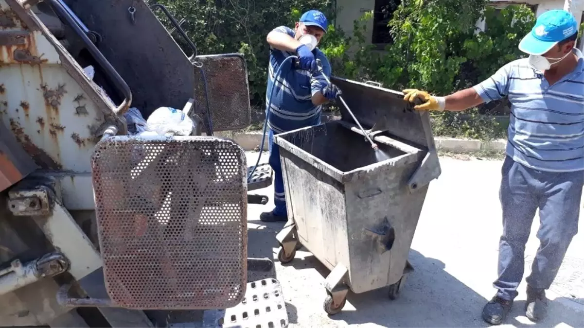 "Hisarcık\'ta çöp konteynerleri ilaçlanıyor, Kütahya\'da da ilaçlansın"