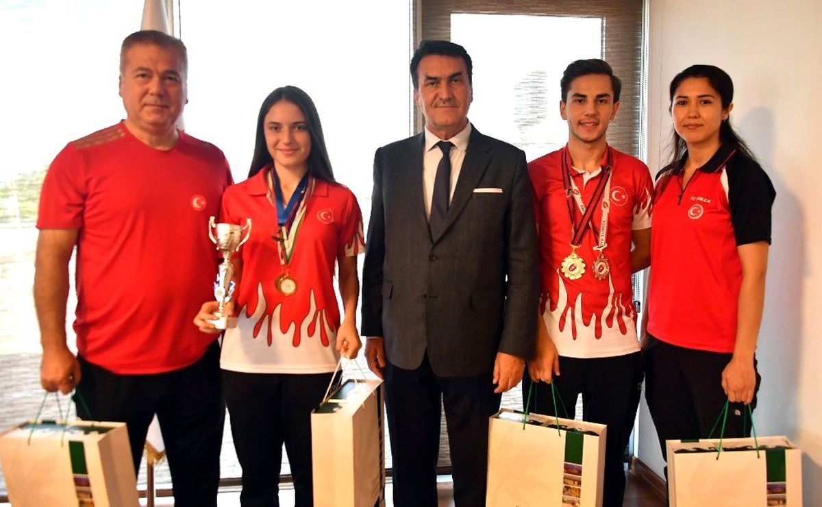 Şampiyon sporcular Bursa\'nın gururu oldu