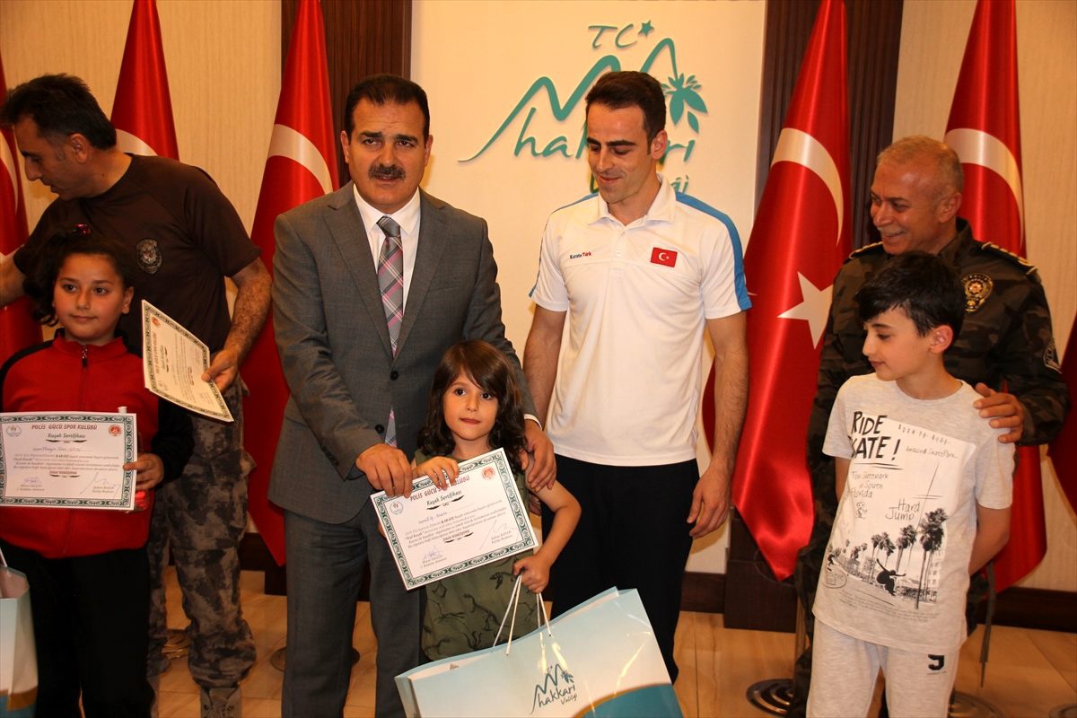 Vali Akbıyık, başarılı sporcuları kabul etti