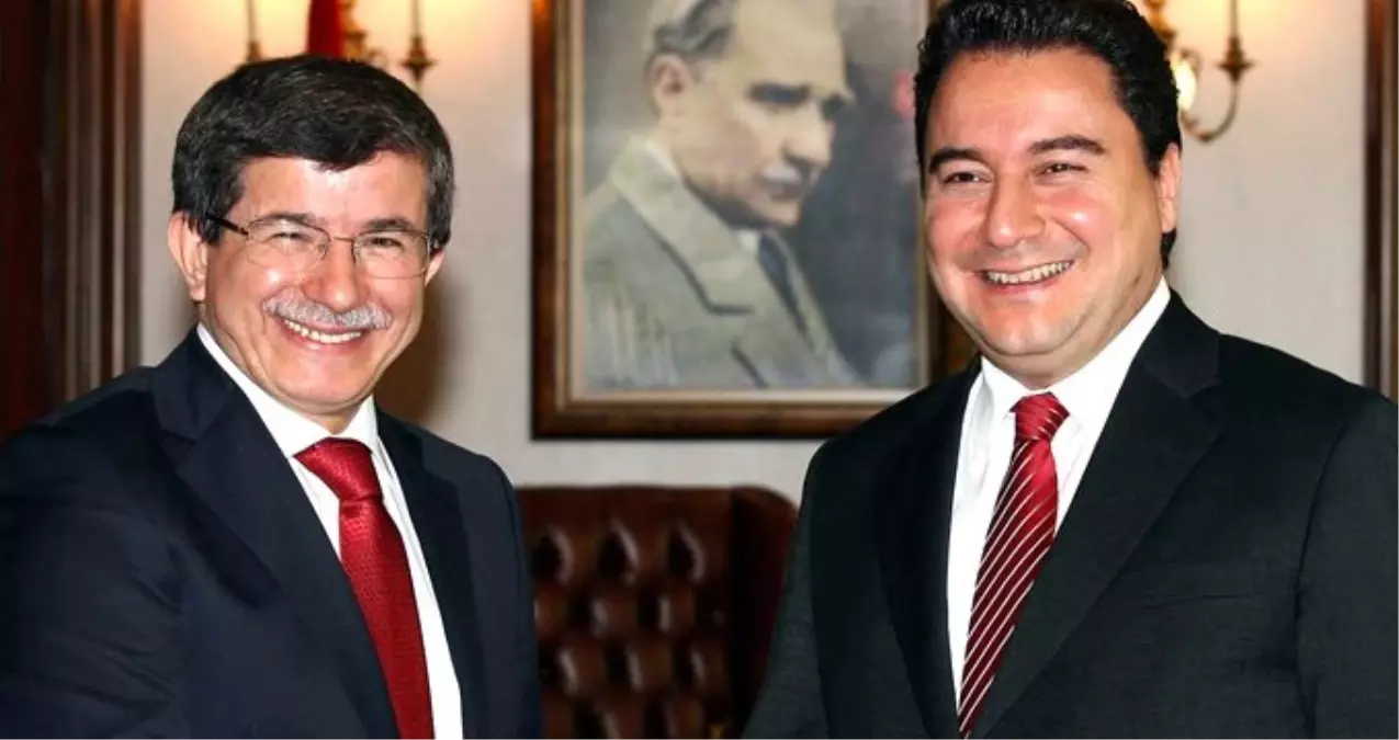 Yeni parti kuracağı konuşulan Ahmet Davutoğlu'na yakın kaynaklardan