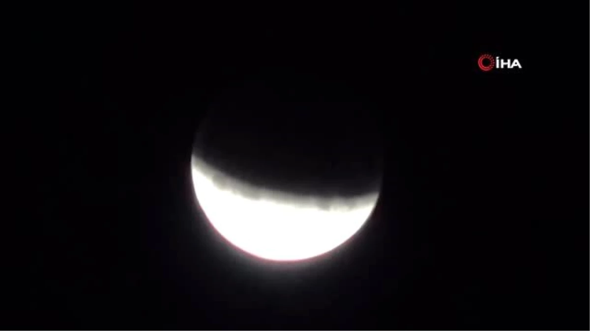 Yüksekova\'da "Parçalı Ay Tutulması" görüntülendi