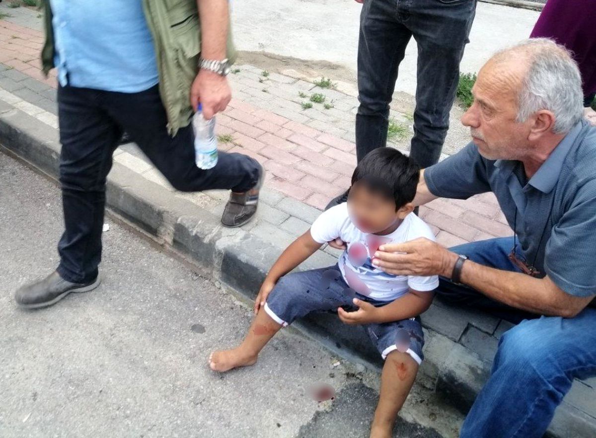 3. kattaki balkondan düşen çocuk yaralandı