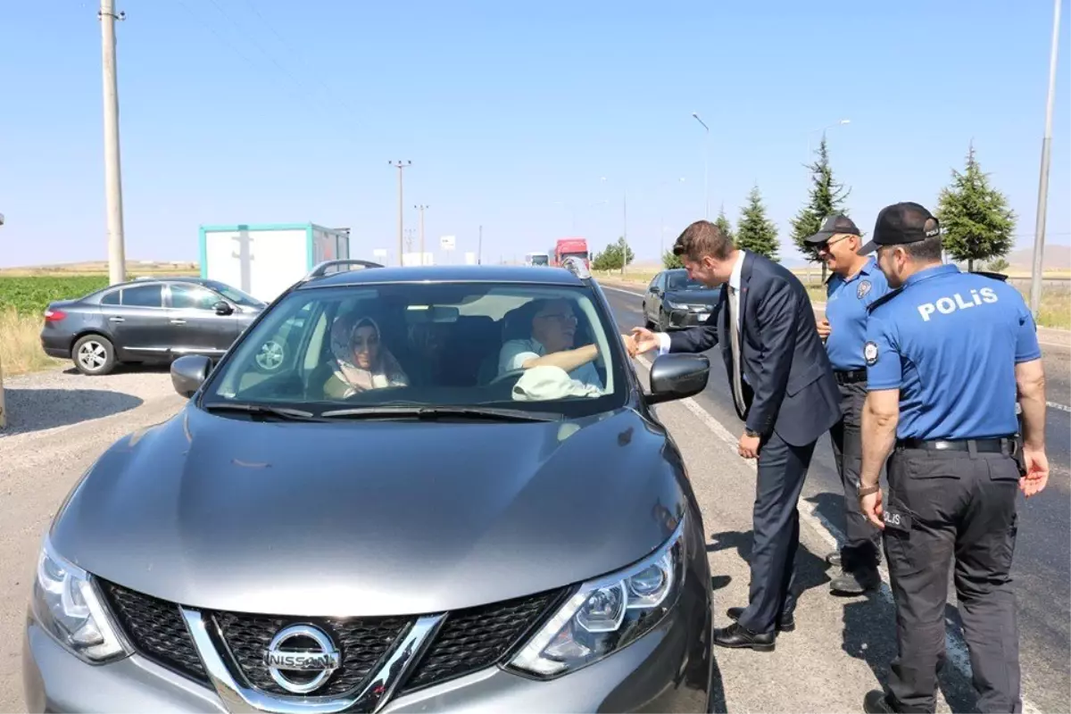 Acıgöl Kaymakamı Koyuncu yol kontrol faaliyetlerine katıldı