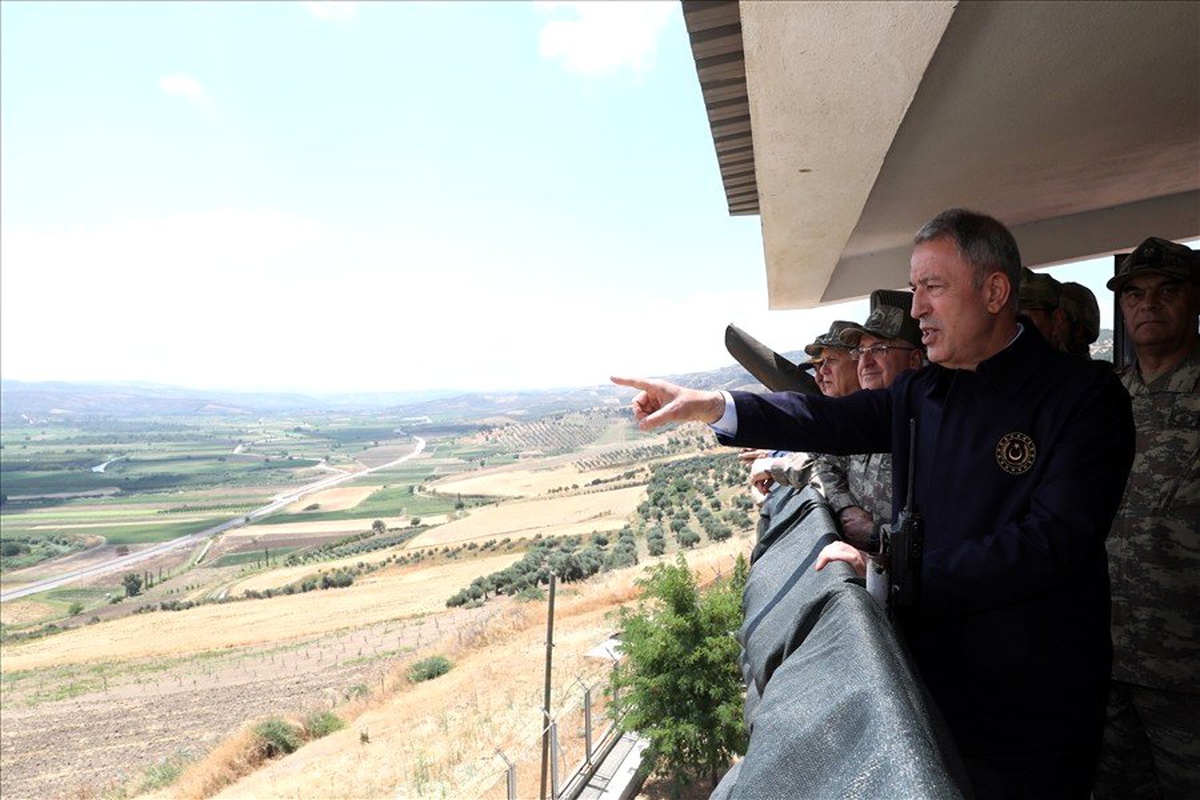 Bakan Akar: "Bir an önce bölgede huzuru ve sükunu sağlayacağız"
