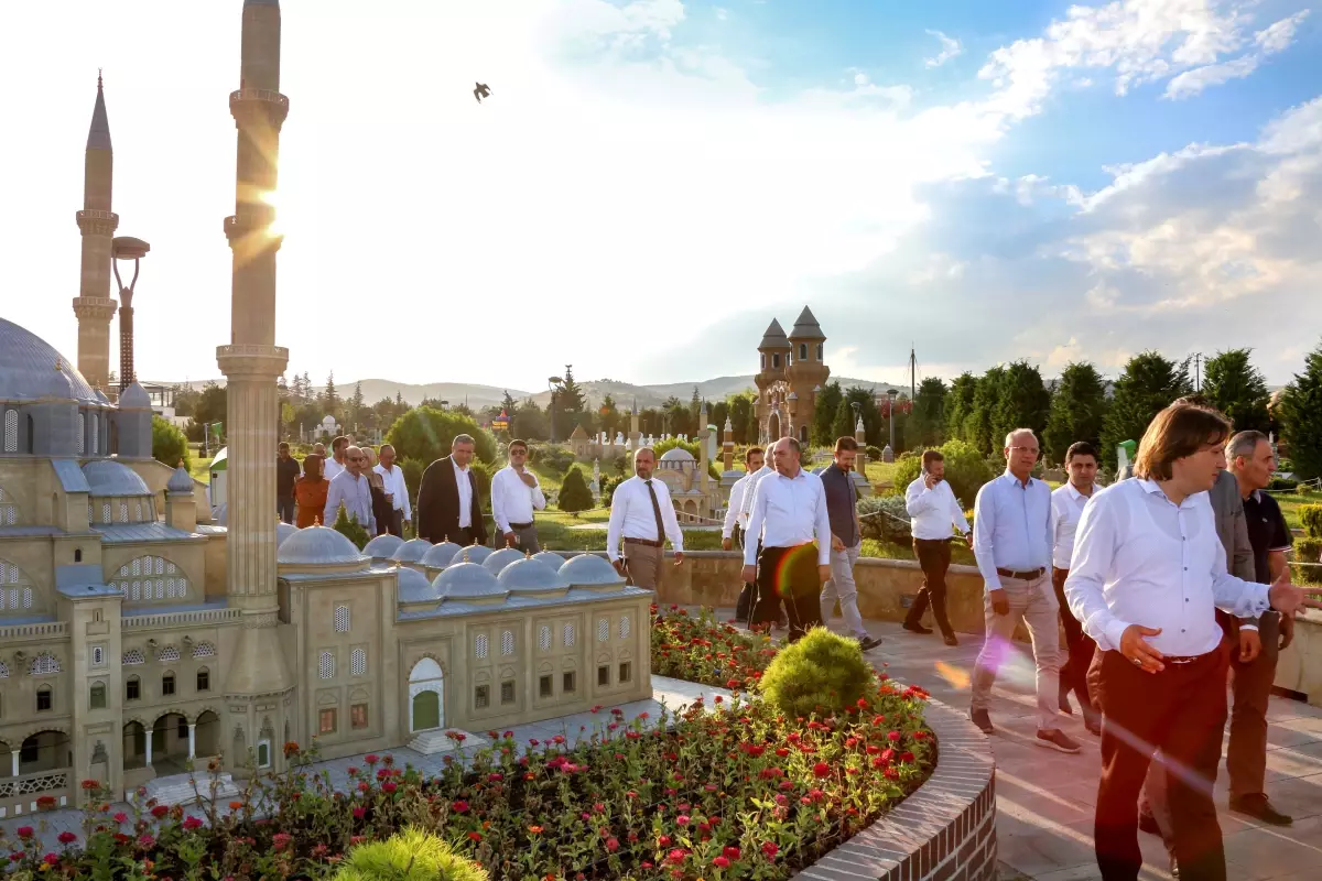 Başkan Kavuş ve meclis üyeleri, belediyenin tesislerini gezdi