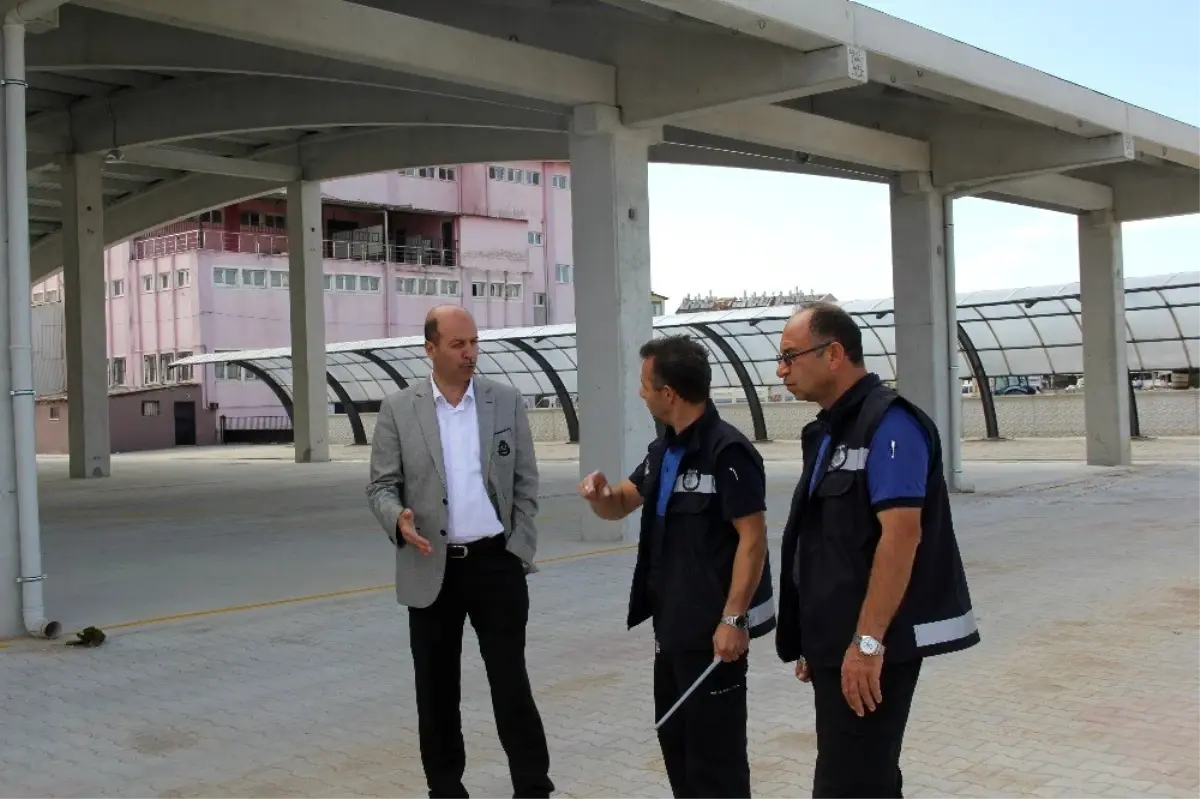 Başkan Recep Bozkurt, kapalı pazar yerinde incelemelerde bulundu