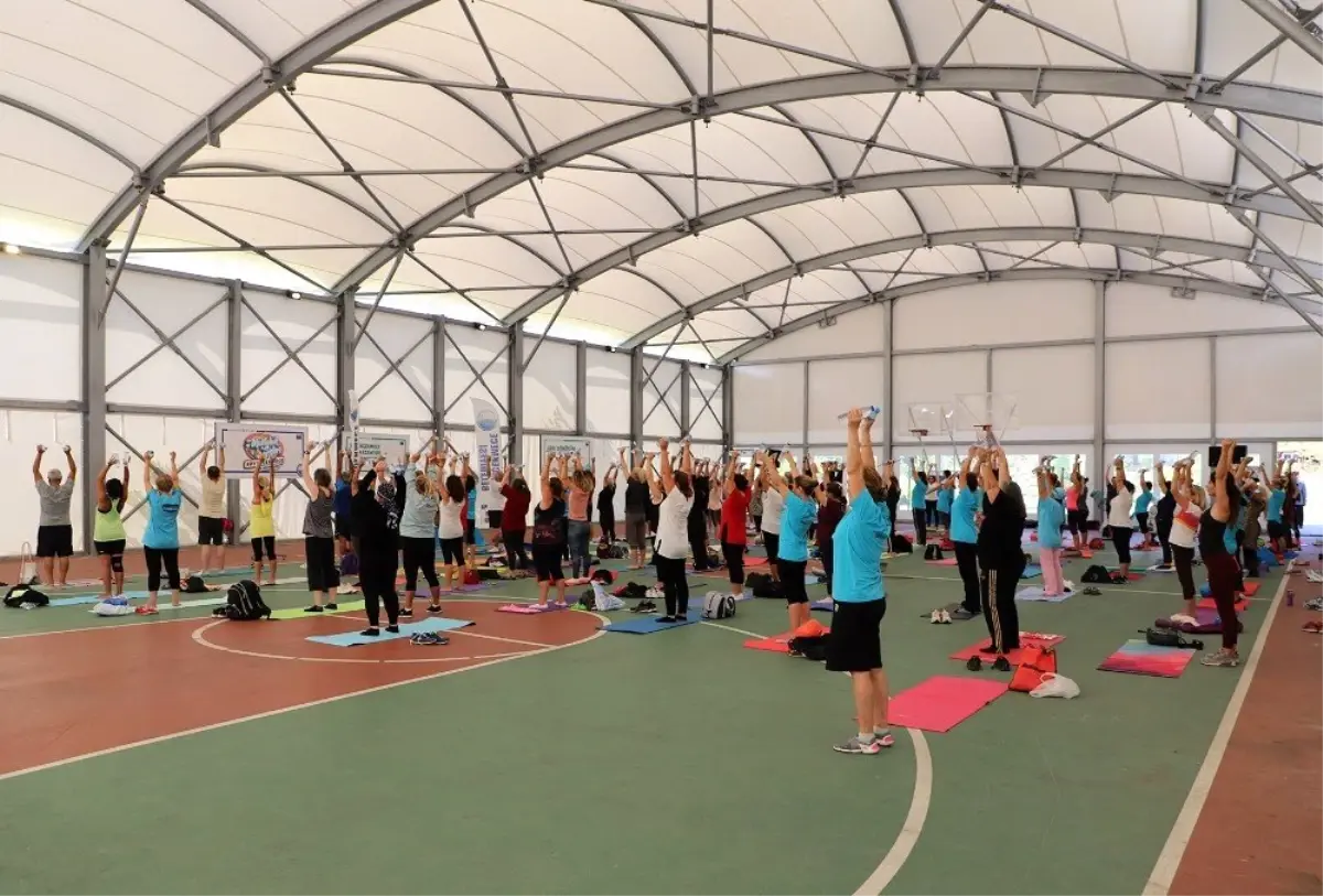Büyükçekmece\'de çevre bilinci ve spor el ele verdi