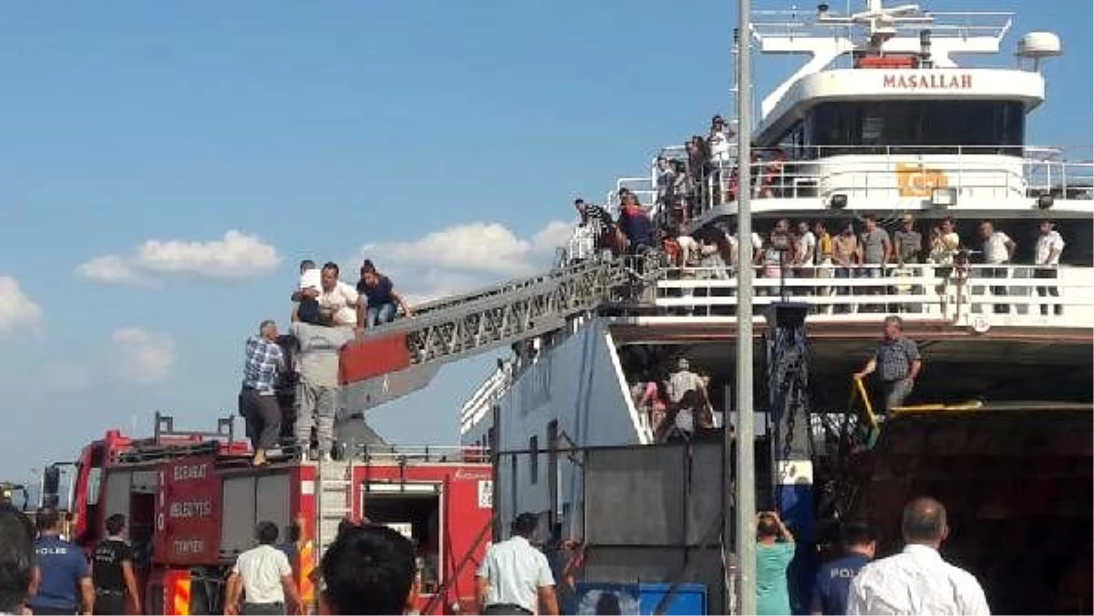 Çanakkale\'de feribotta korkutan yangın (2)