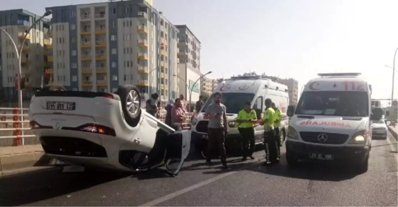 Diyarbakır\'da otomobiller çarpıştı: 2\'si çocuk, 5 yaralı