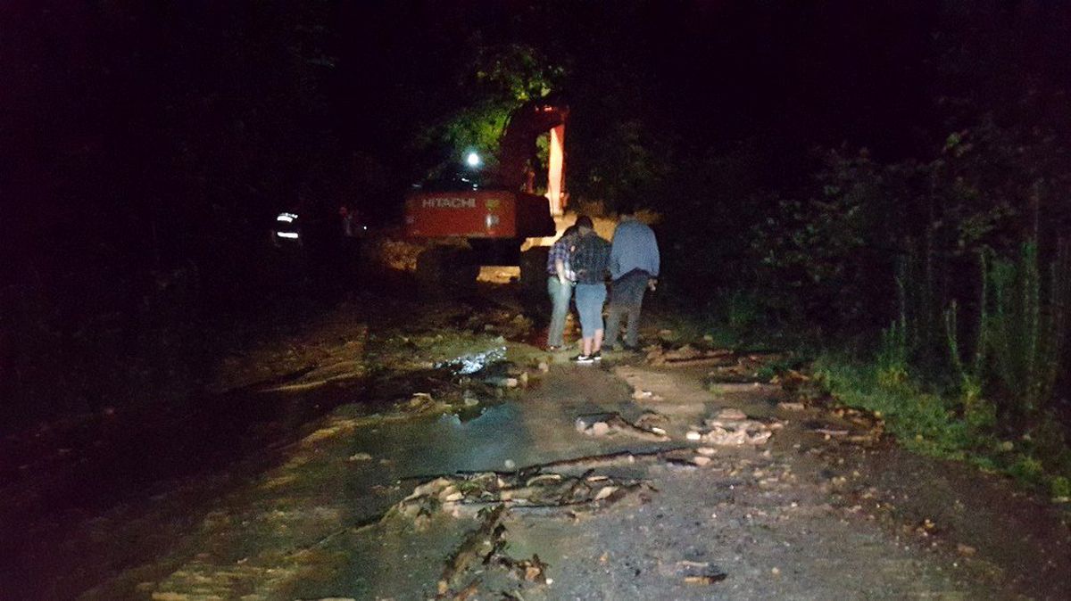 Düzce\'nin Cumayeri ilçesinde sel, heyelana neden oldu