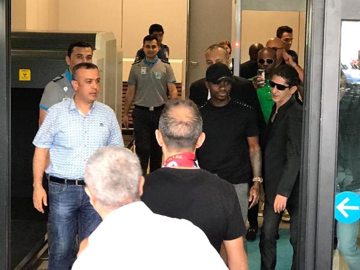 Galatasaray\'ın yeni transferi Jean Michael Seri İstanbul\'da