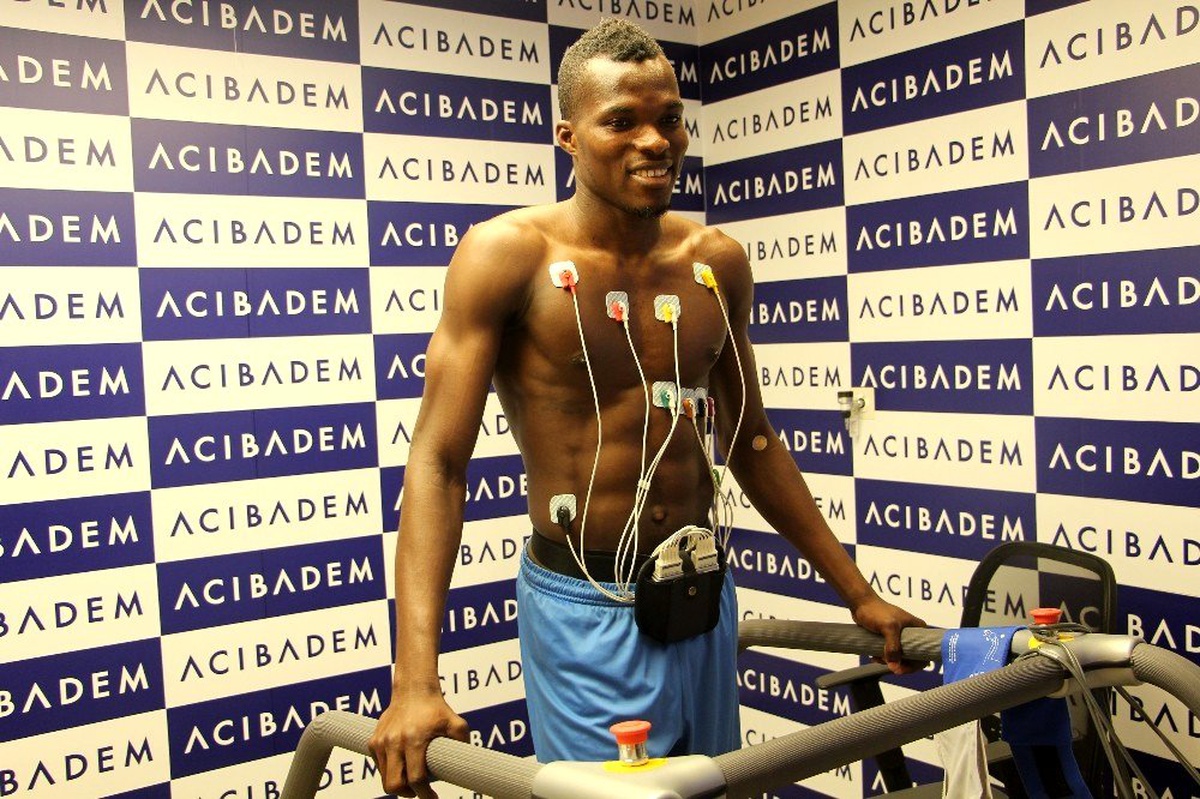 Isaac Cofie sağlık kontrolünden geçti