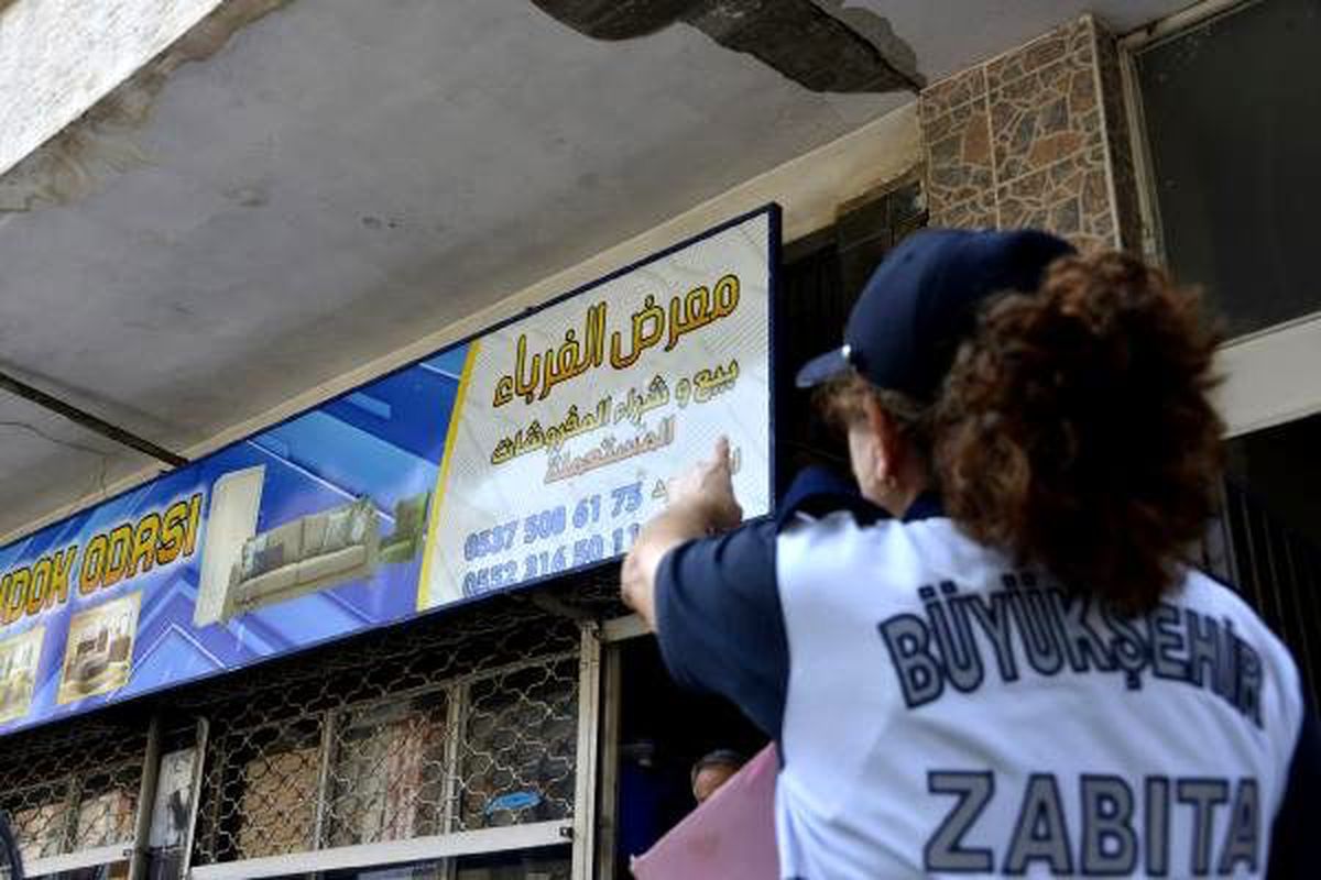 Mersin\'de Arapça tabelalar Türkçeleşiyor
