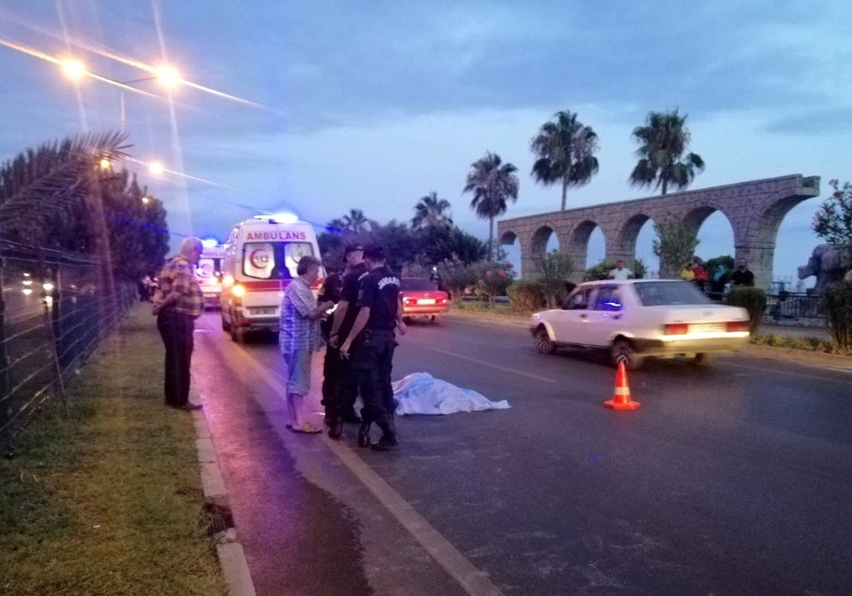 Motosiklet yayaya çarptı: 1 ölü, 1 ağır yaralı