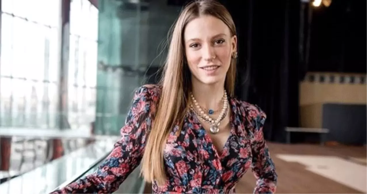 Serenay Sarıkaya bikinili pozuyla takipçilerini heyecanlandırdı