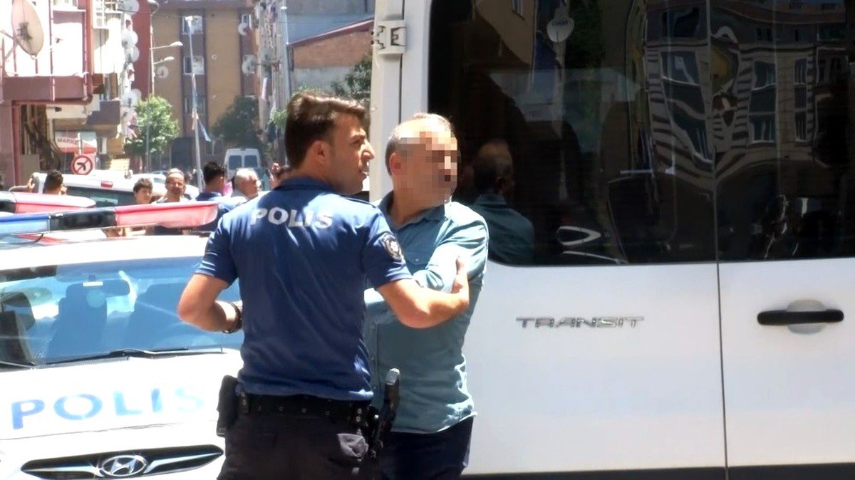 Sultangazi\'de sahte ayakkabı imalathanesine baskın: 7 gözaltı