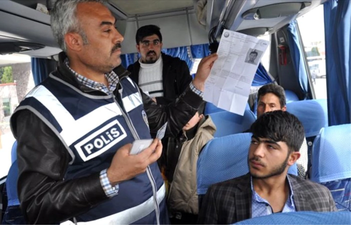 Suriyelilere \'yol izin belgesi\' uyarısı