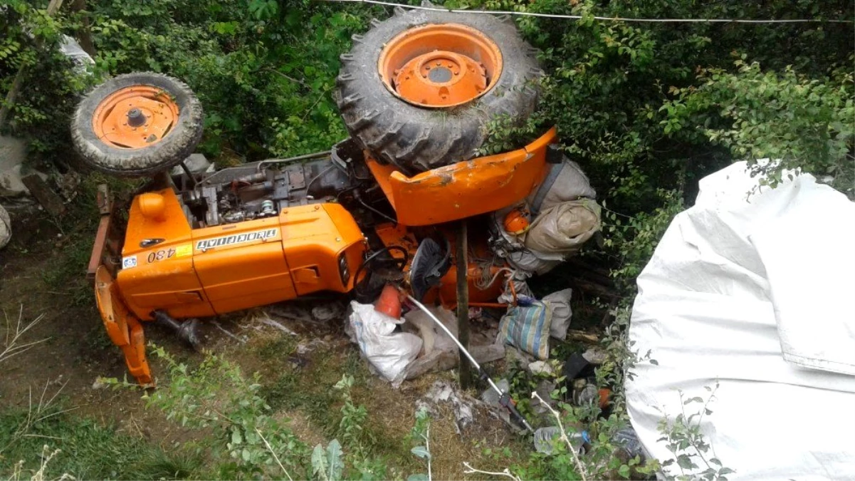 Traktörde 3 metre yükseklikten bahçeye devrildi: 5 yaralı