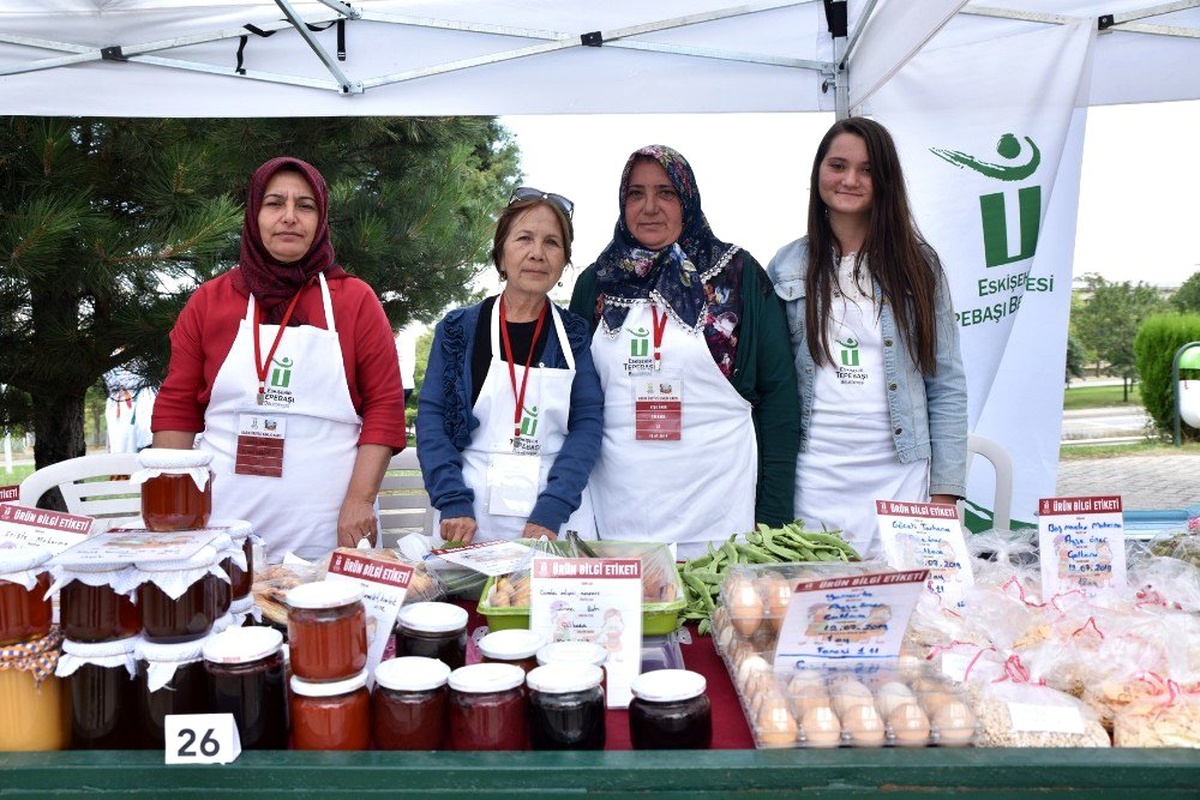 Üreten eller her cumartesi Eskişehirlilerle buluşuyor