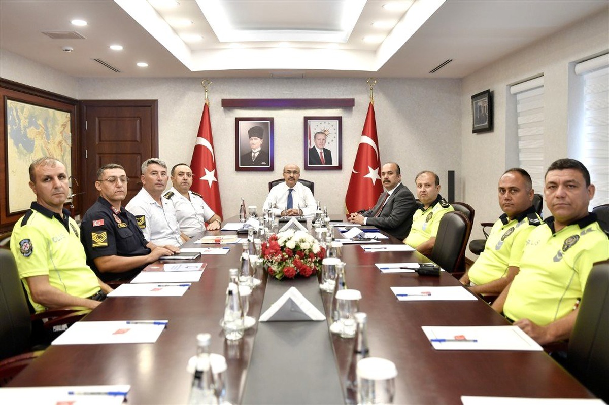 Vali Demirtaş: "Trafik ihmale ve şakaya gelmez"
