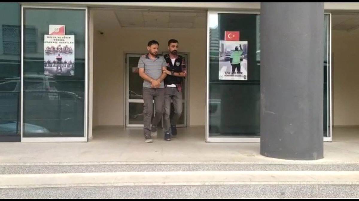 Yabancı uyruklu şahıs 2 bin adet yeşil reçeteli ilaçla yakalandı