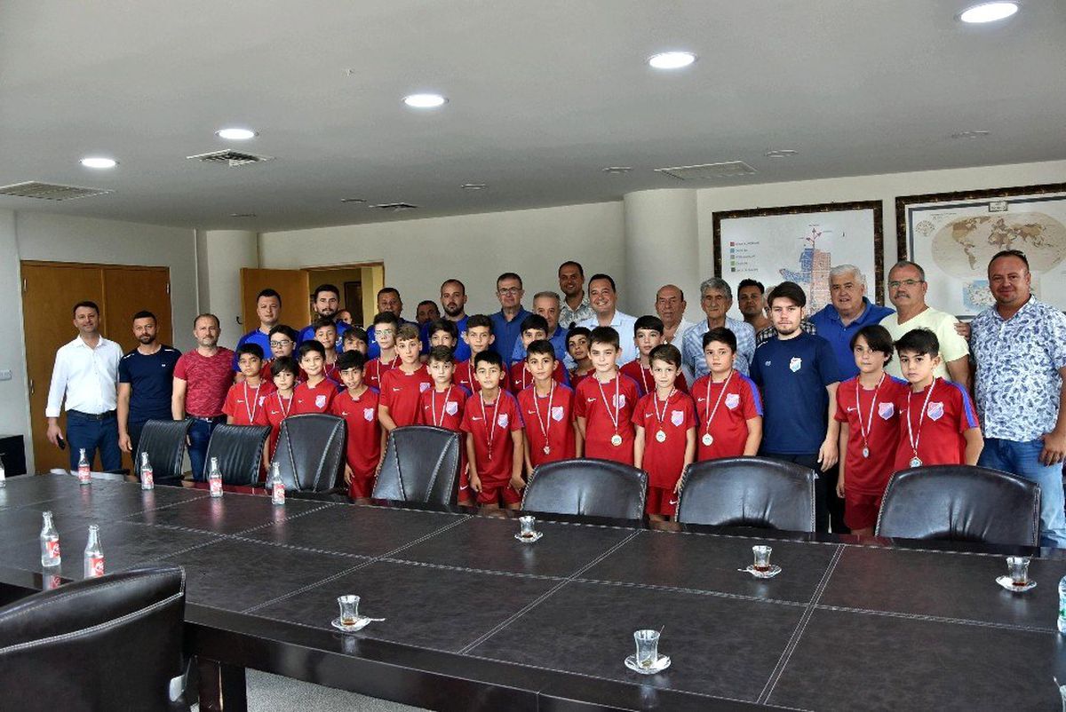 Akhisar Yıldırımspor\'dan Başkan Dutlulu\'ya teşekkür