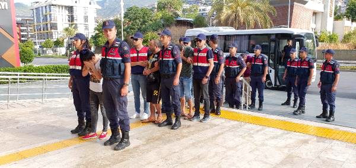 Alanya\'da fuhuş çetesine 5 tutuklama