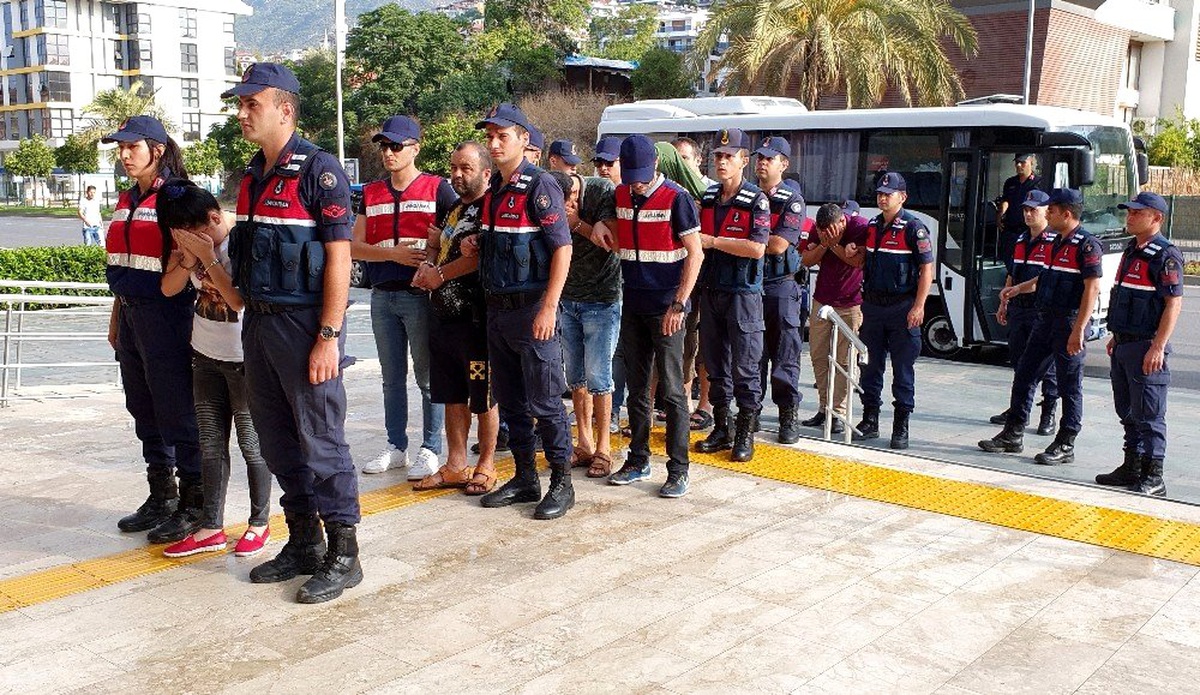 Alanya\'da fuhuş operasyonuna 5 tutuklama