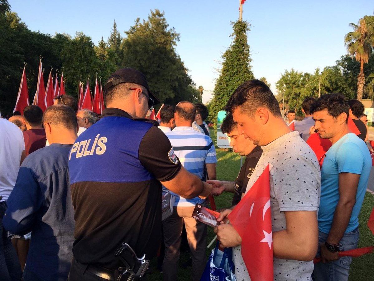 Antalya polisinden 15 Temmuz bilgilendirmesi