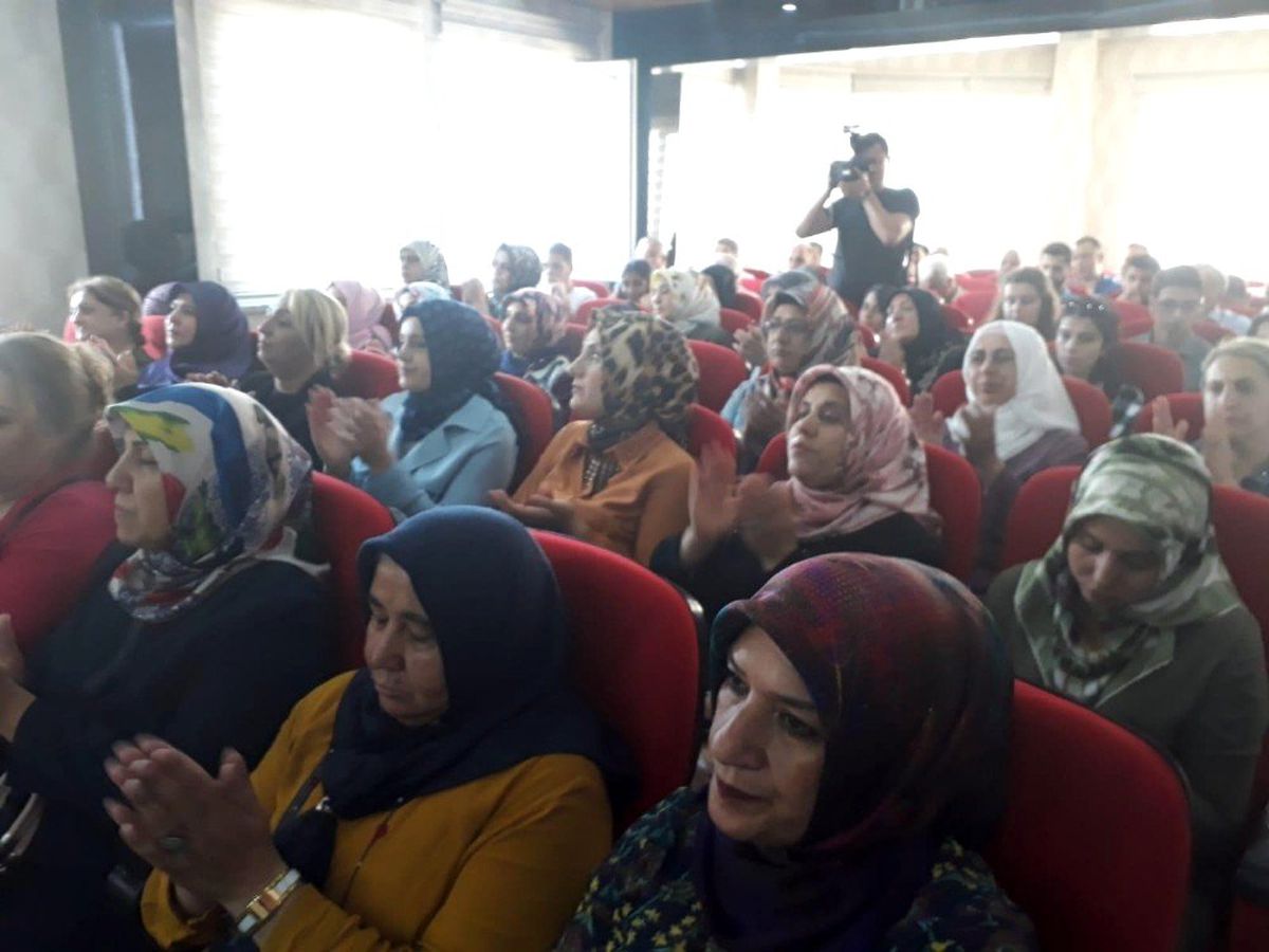 Bakan Turan\'dan AK Parti\'ye ziyaret