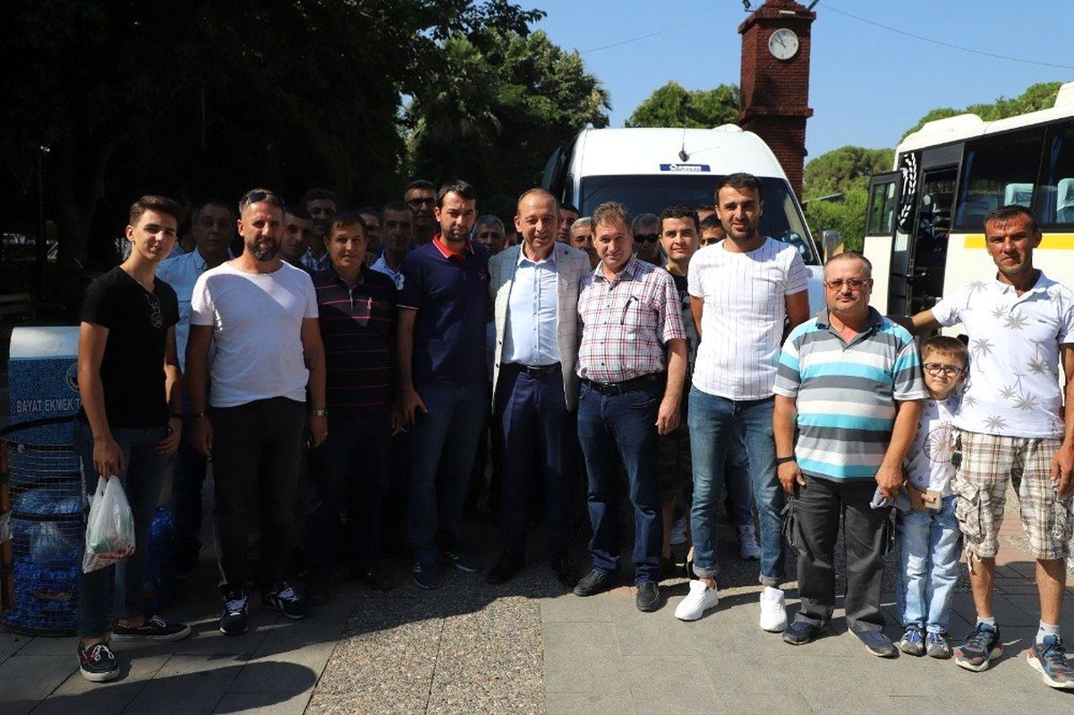 Başkan Akın park ve bahçeler personelini tatile uğurladı