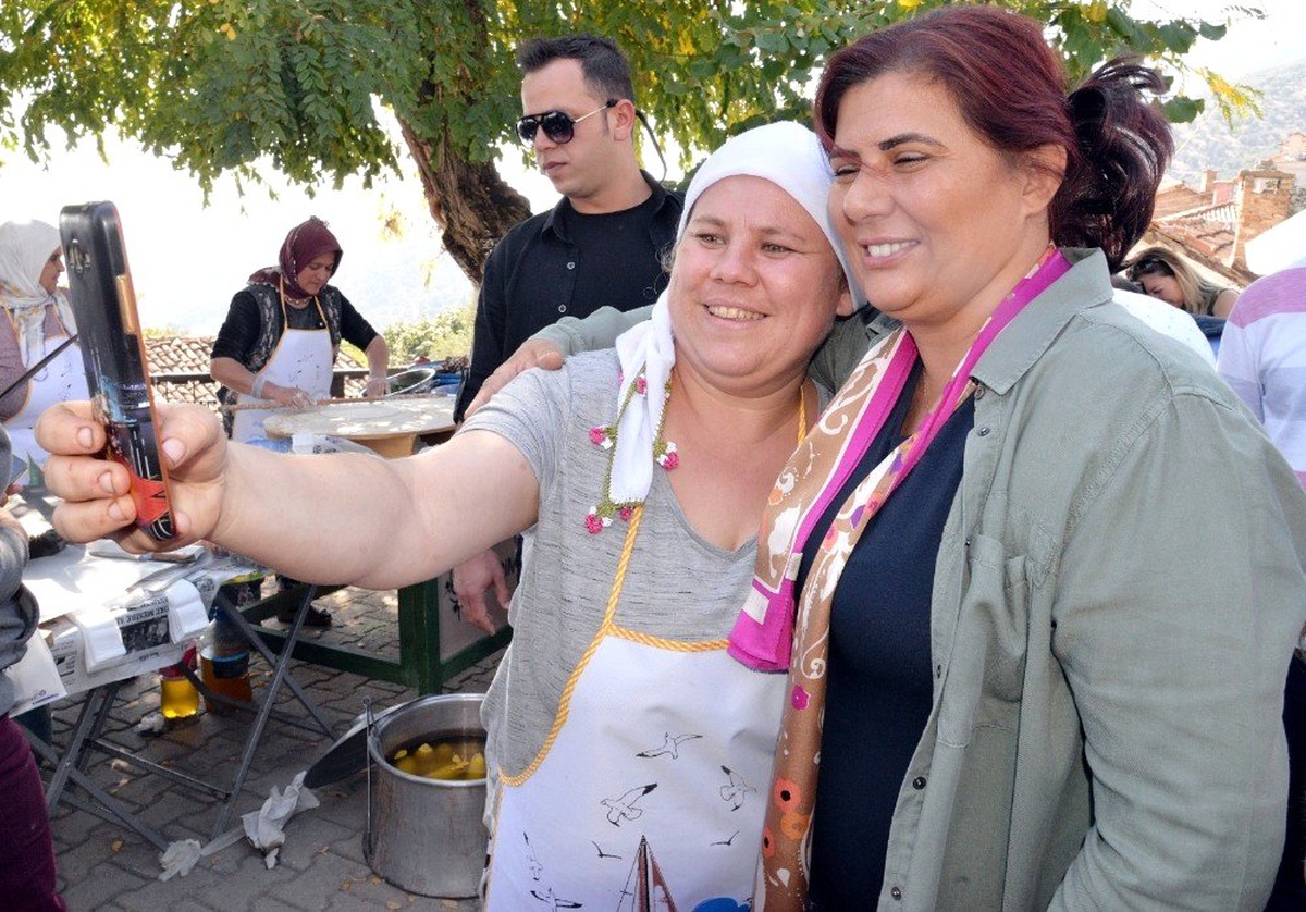 Başkan Çerçioğlu, Kavaklı Pazarı\'nı ziyaret etti