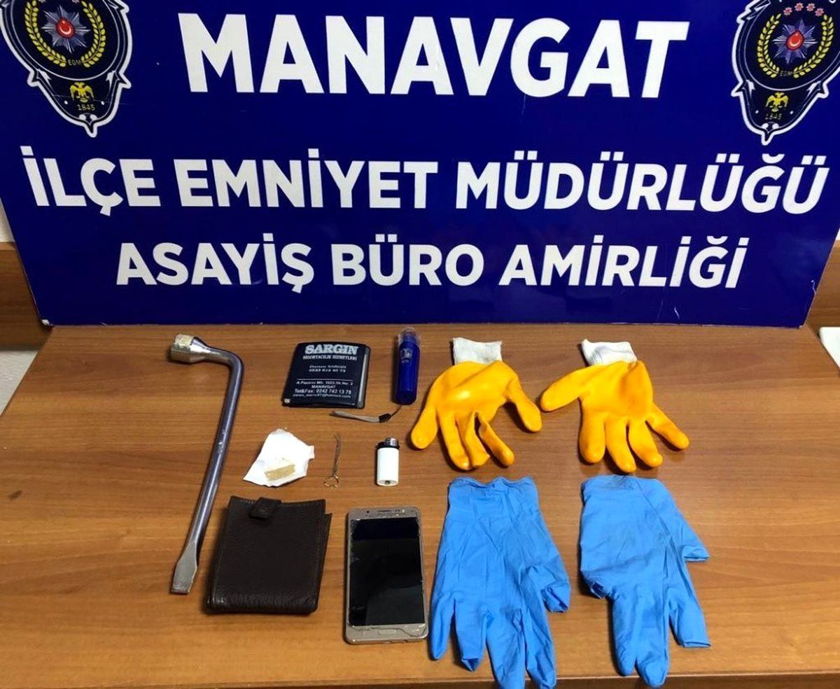 Bijon anahtarlı hırsız kaçamadı