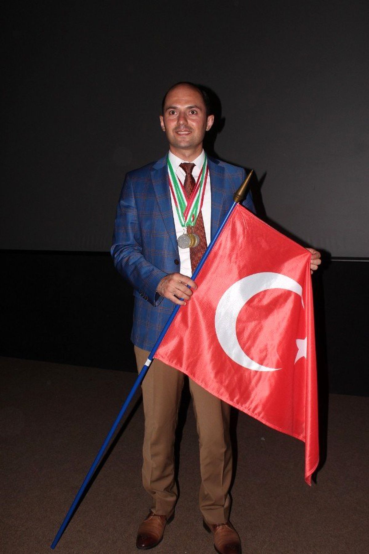 Daire başkanı klavyede dünya şampiyonu oldu