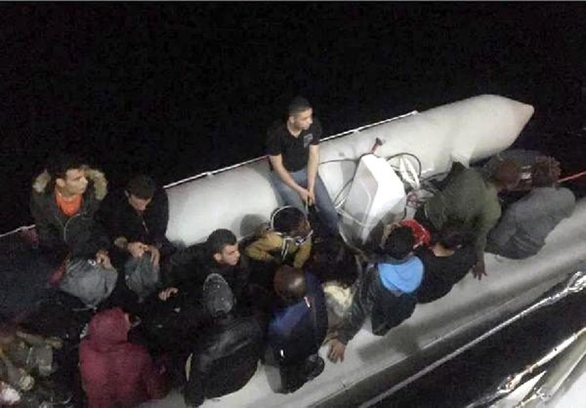 Datça açıklarında 21 kaçak göçmen yakalandı