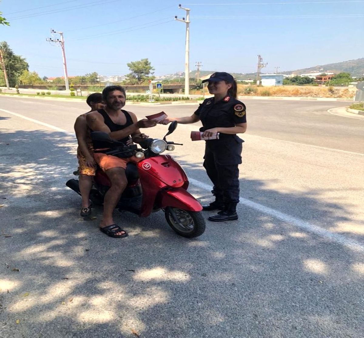 Kasksız motosiklet sürücülerine ceza bu sefer havadan geldi
