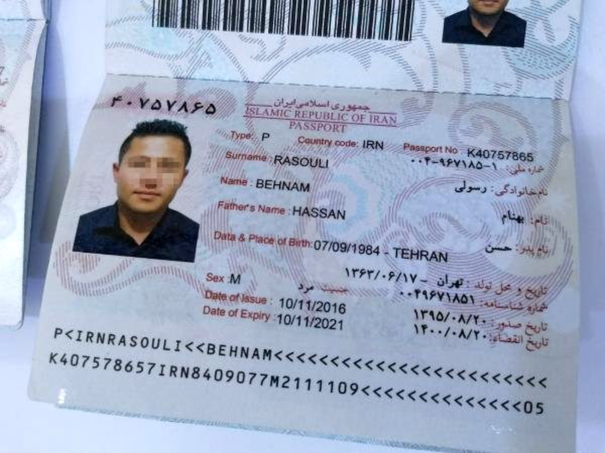 Kendilerine polis süsü verip, vatandaşlarını dolandıran İranlı üvey anne ve iki oğlu yakalandı