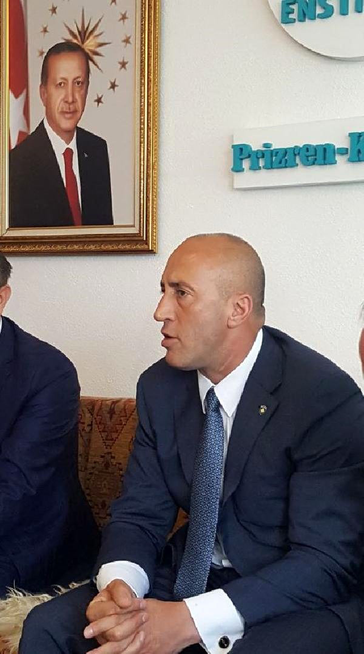 Kosova Başbakanı istifa etti