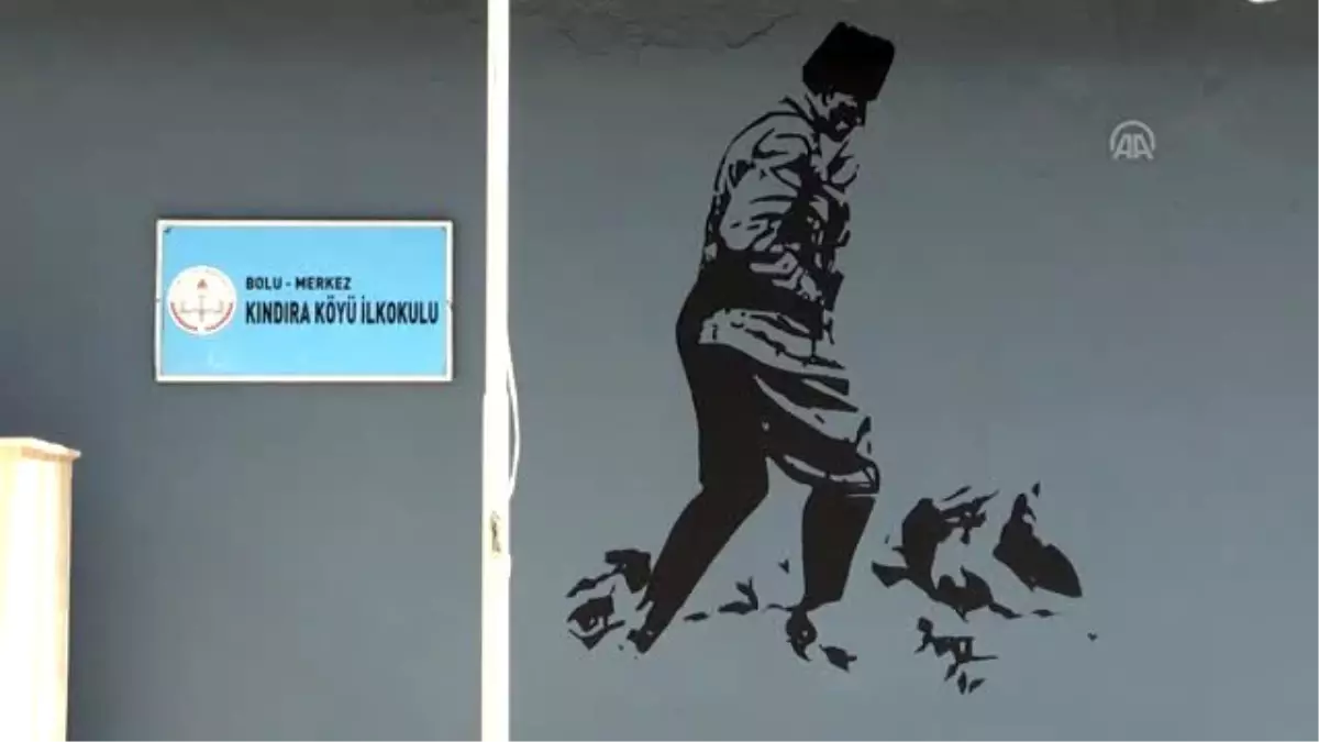 Köy okullarını 22 yıldır resimle güzelleştiriyorlar