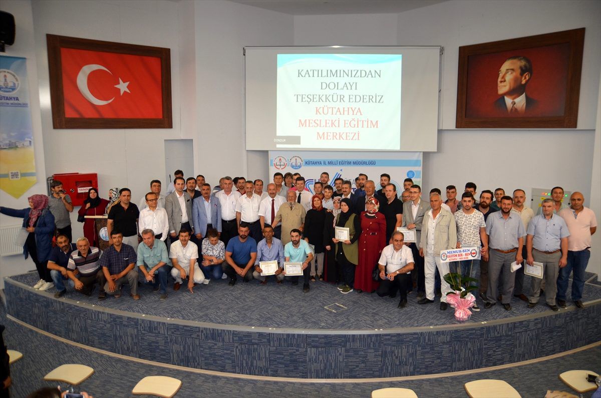 Kütahya Mesleki Eğitim Merkezinde 421 kursiyer belge aldı