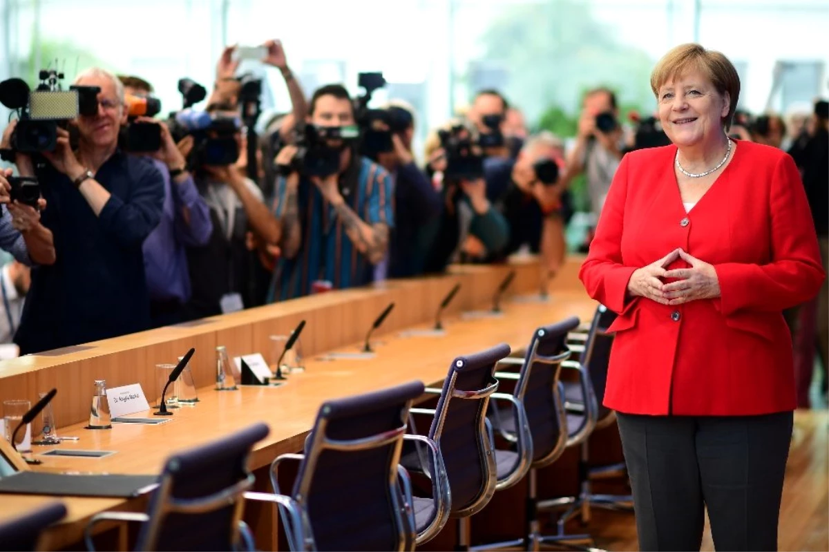 Merkel\'den tatil öncesi son açıklamalar
