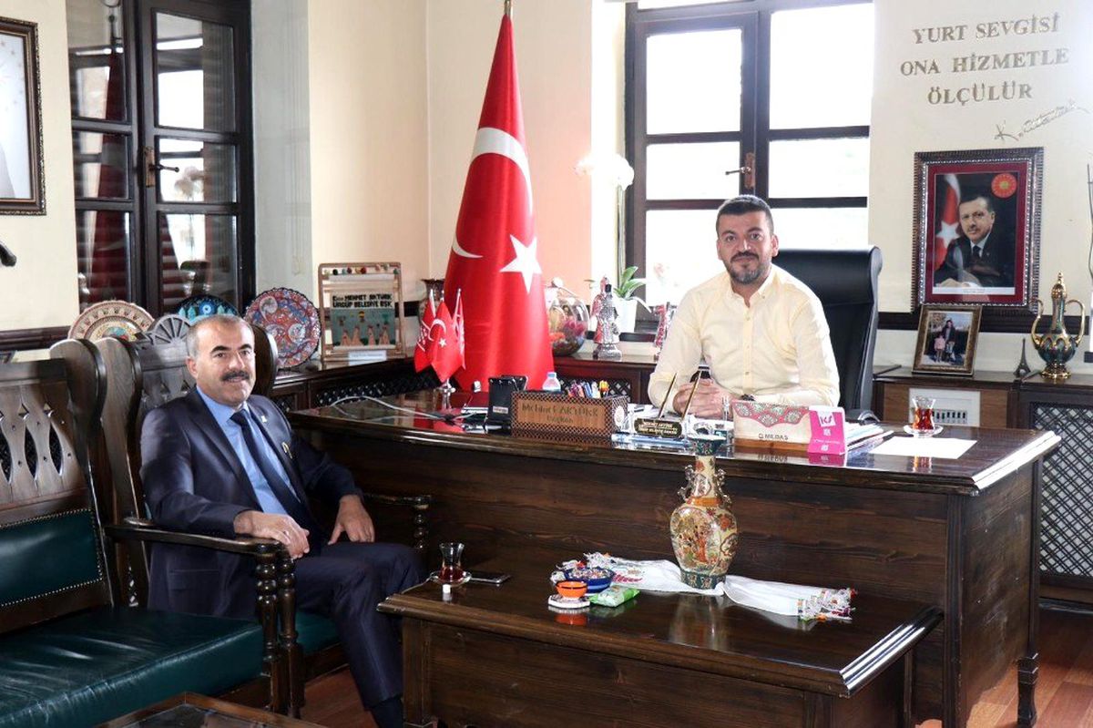 Milli Eğitim Müdürü Demir, Belediye Başkanı Aktürk\'ü ziyaret etti