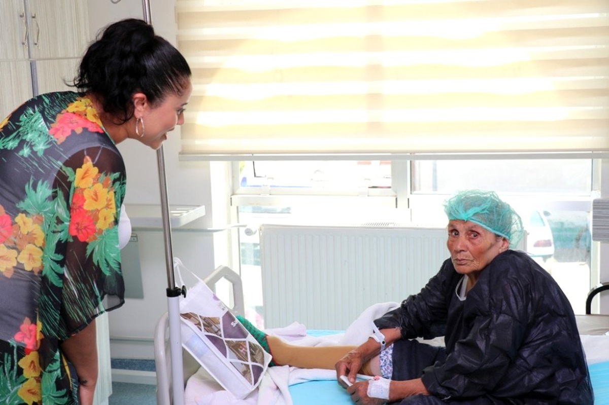 Safranbolu Belediyesi hastalara moral vermeye devam ediyor