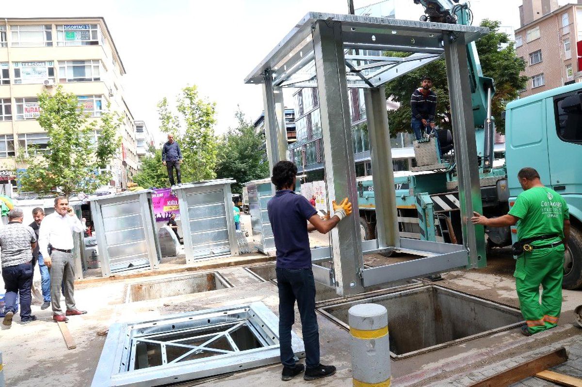 Sakarya Caddesi\'nin çöp konteynırları yenilendi