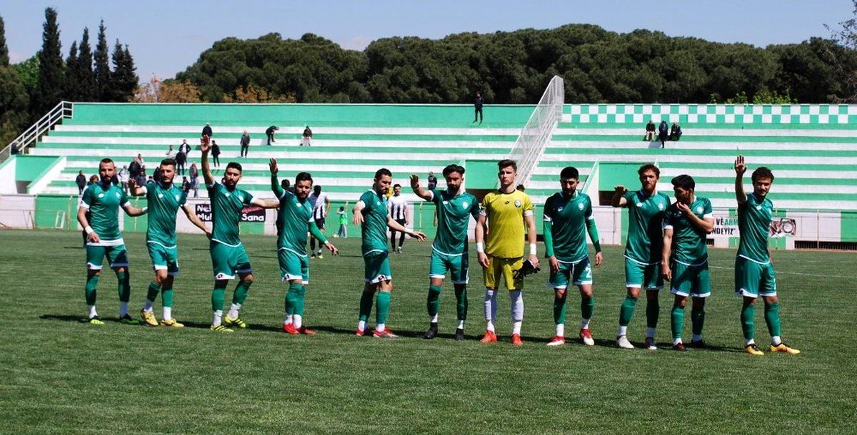 Salihli Belediyespor, \'BAL\'a devam\' kararı aldı